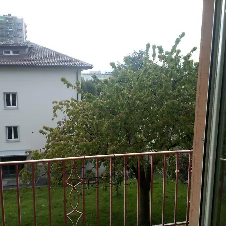 Meublees - Lausanne Guest house *